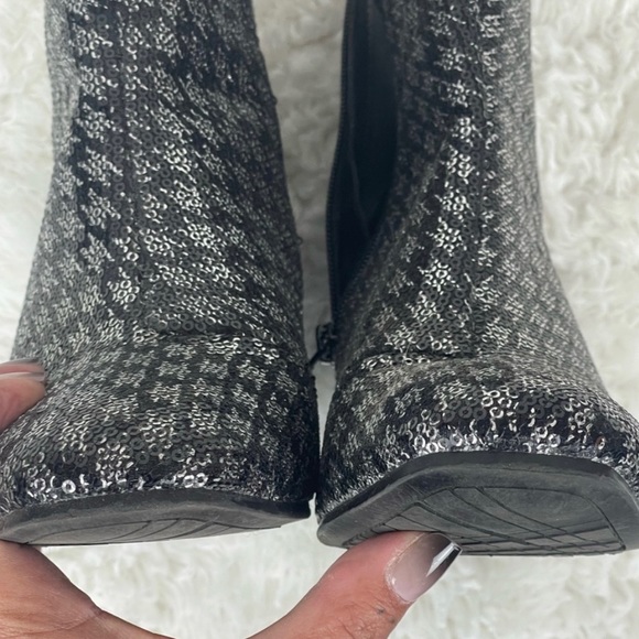 Amelia Grace Julia Bootie Black Silver Sequin Zippered Booties Size 9.5 - Picture 5 of 12